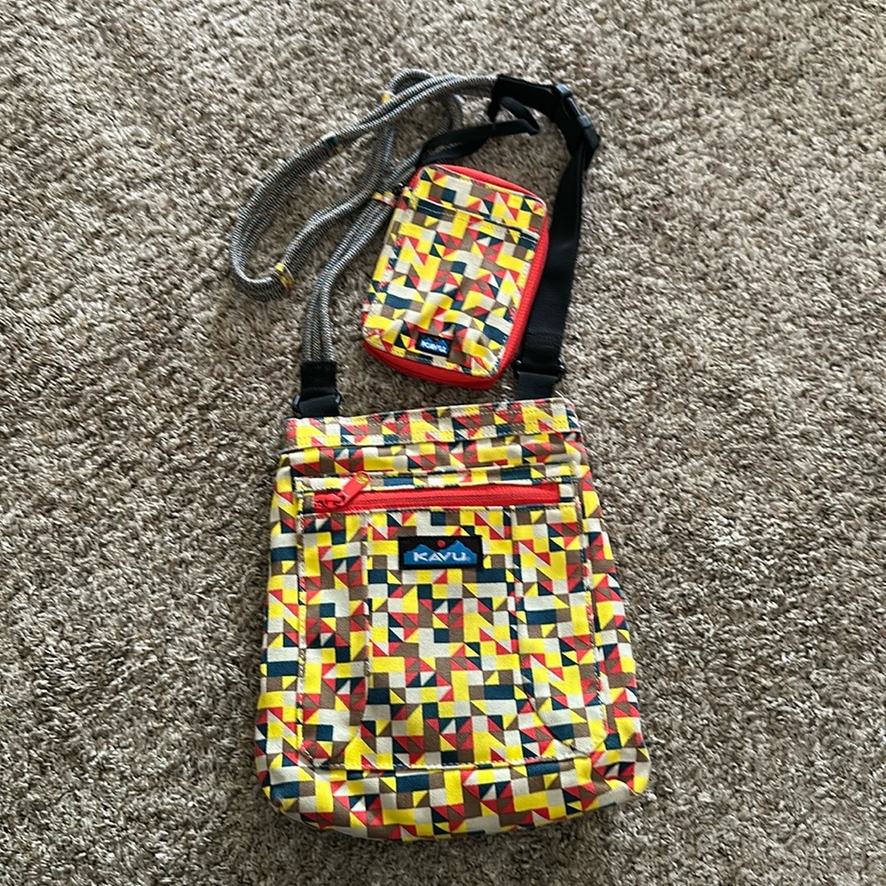 Kavu Keepalong Crossbody Bag Purse & Wallet Desert Quilt
